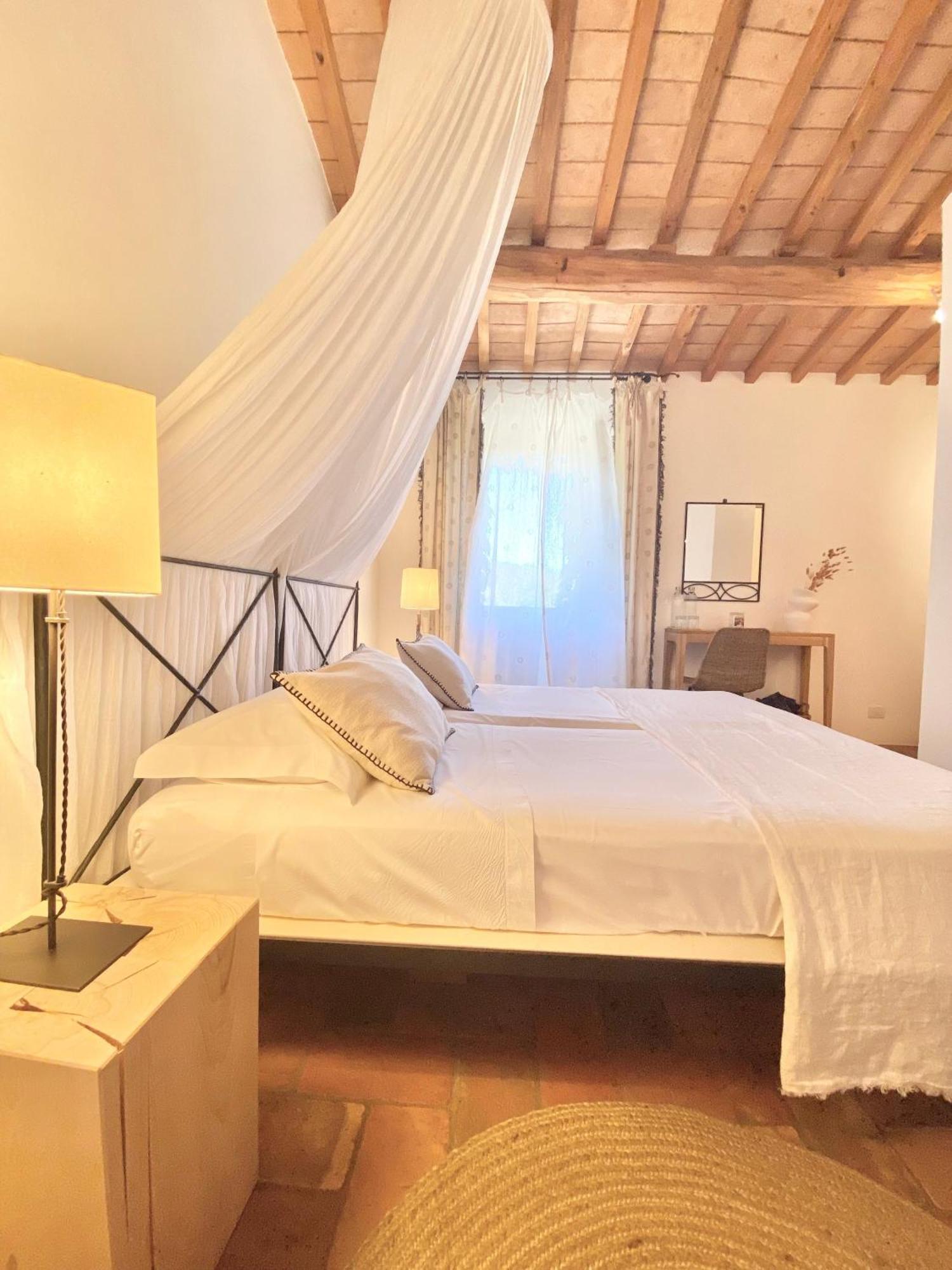 Abbadia Wine Relais Bed and Breakfast Montefollonico Exteriör bild